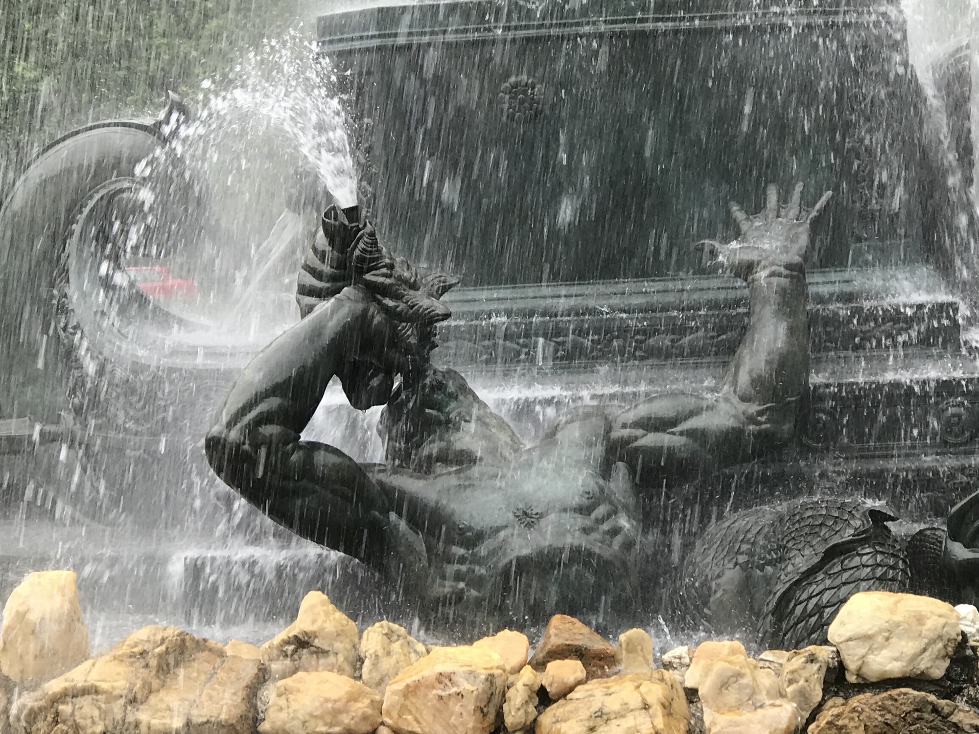 Photos of Bailey Fountain in Grand Army Plaza (Brooklyn, NY).